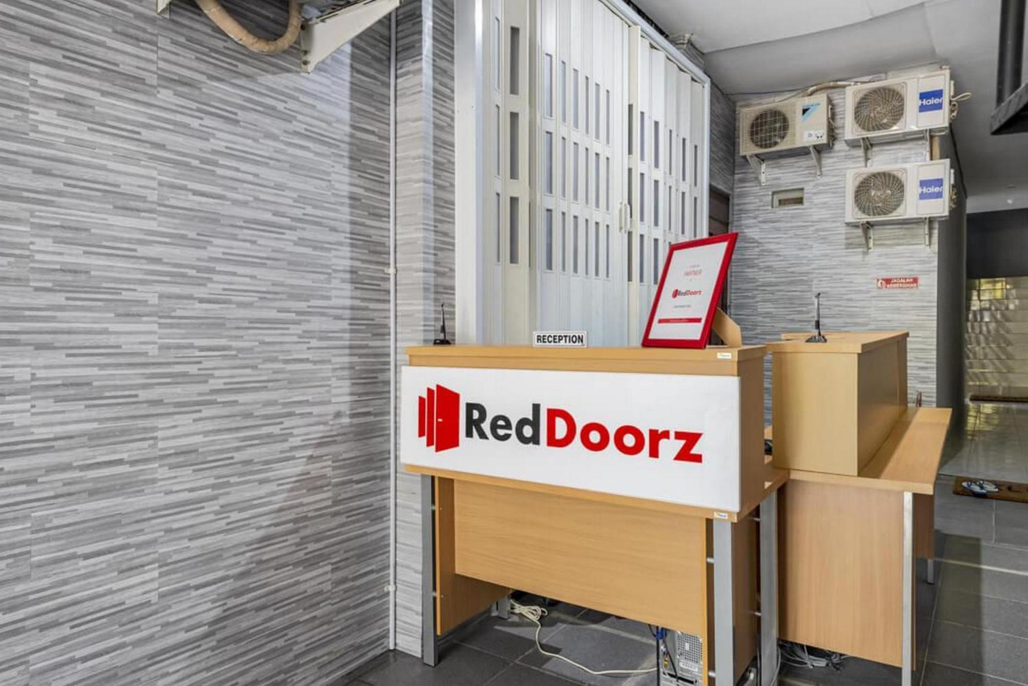 Reddoorz @ Jemursari Surabaya 2 Eksteriør bilde