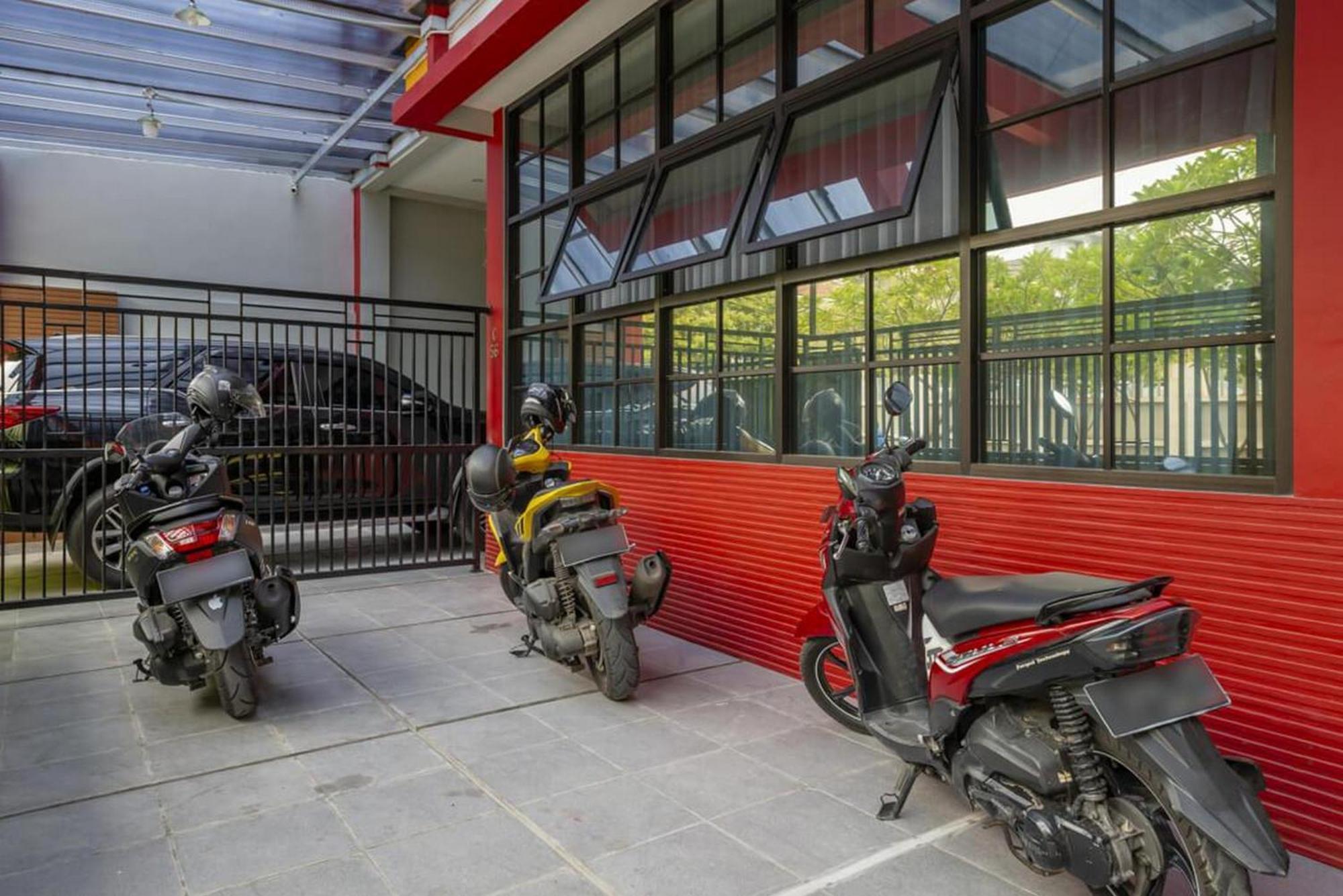 Reddoorz @ Jemursari Surabaya 2 Eksteriør bilde